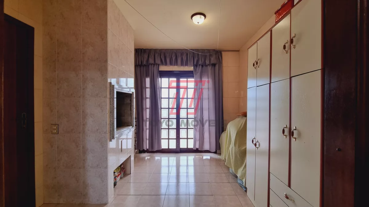 Sobrado residencial e comercial à venda, com 318,90 m² por R$ 900.000,00 - Xaxim - Curitiba/PR