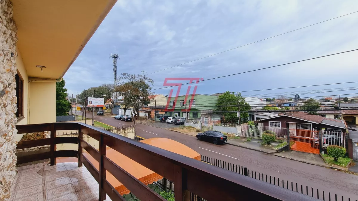 Sobrado residencial e comercial à venda, com 318,90 m² por R$ 900.000,00 - Xaxim - Curitiba/PR