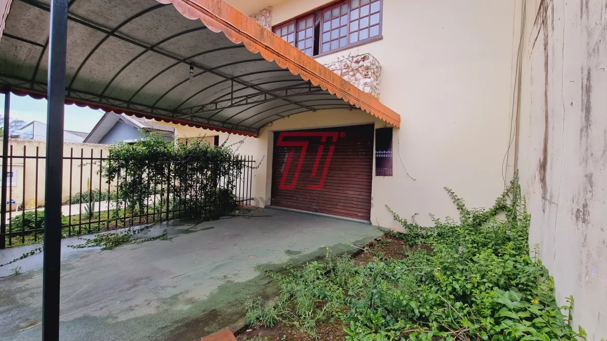 Sobrado residencial e comercial à venda, com 318,90 m² por R$ 900.000,00 - Xaxim - Curitiba/PR