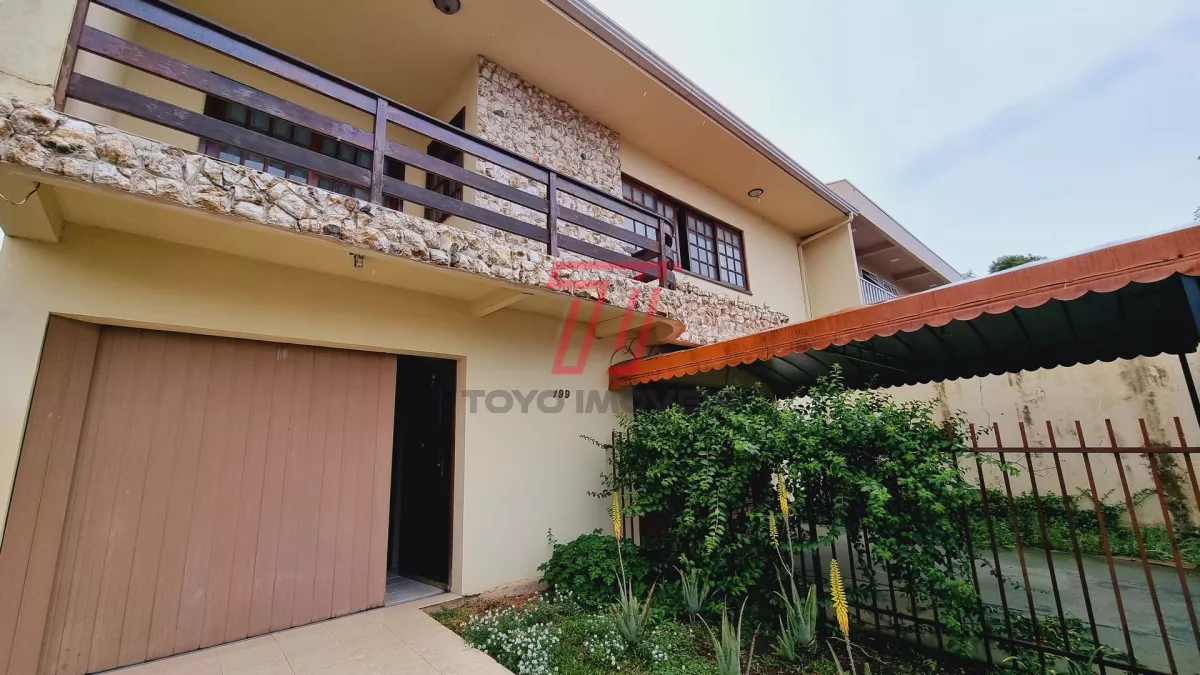 Sobrado residencial e comercial à venda, com 318,90 m² por R$ 900.000,00 - Xaxim - Curitiba/PR