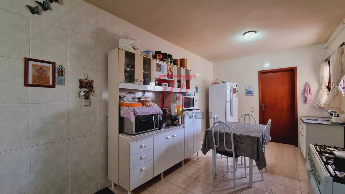 Sobrado residencial e comercial à venda, com 318,90 m² por R$ 900.000,00 - Xaxim - Curitiba/PR