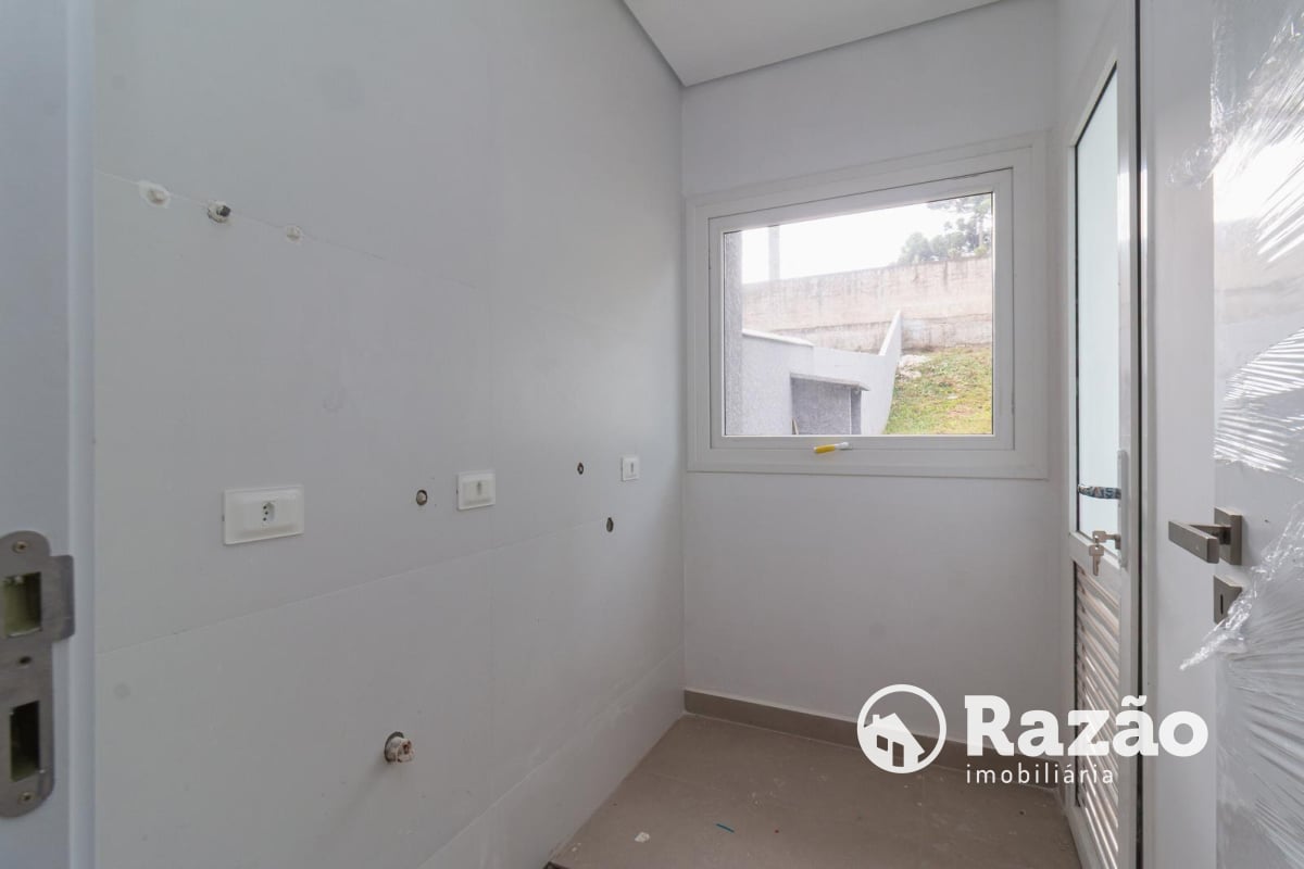 SOBRADO COM 3 SUÍTES - ÁREA TOTAL 184,90m² - SANTA FELICIDADE - REF 5997