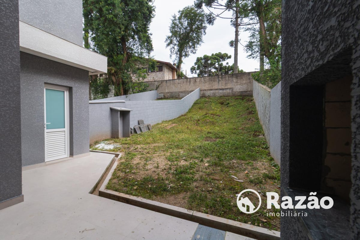 SOBRADO COM 3 SUÍTES - ÁREA TOTAL 184,90m² - SANTA FELICIDADE - REF 5997