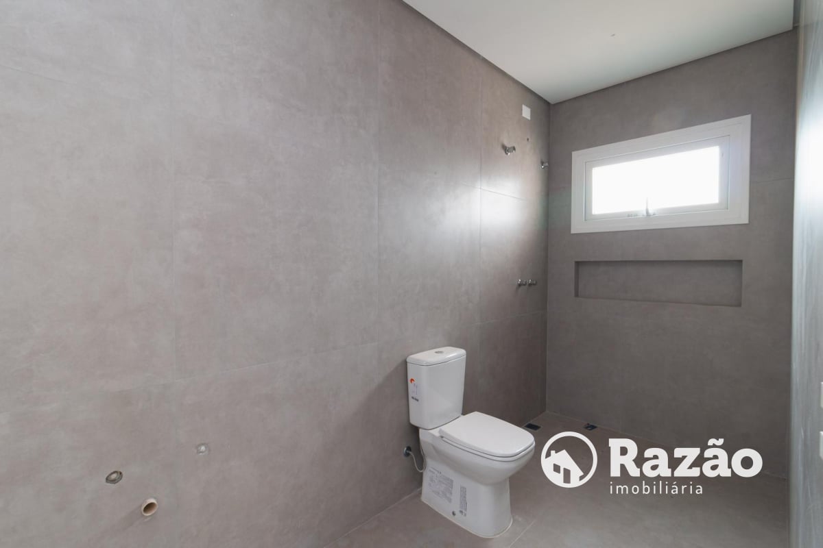 SOBRADO COM 3 SUÍTES - ÁREA TOTAL 184,90m² - SANTA FELICIDADE - REF 5997