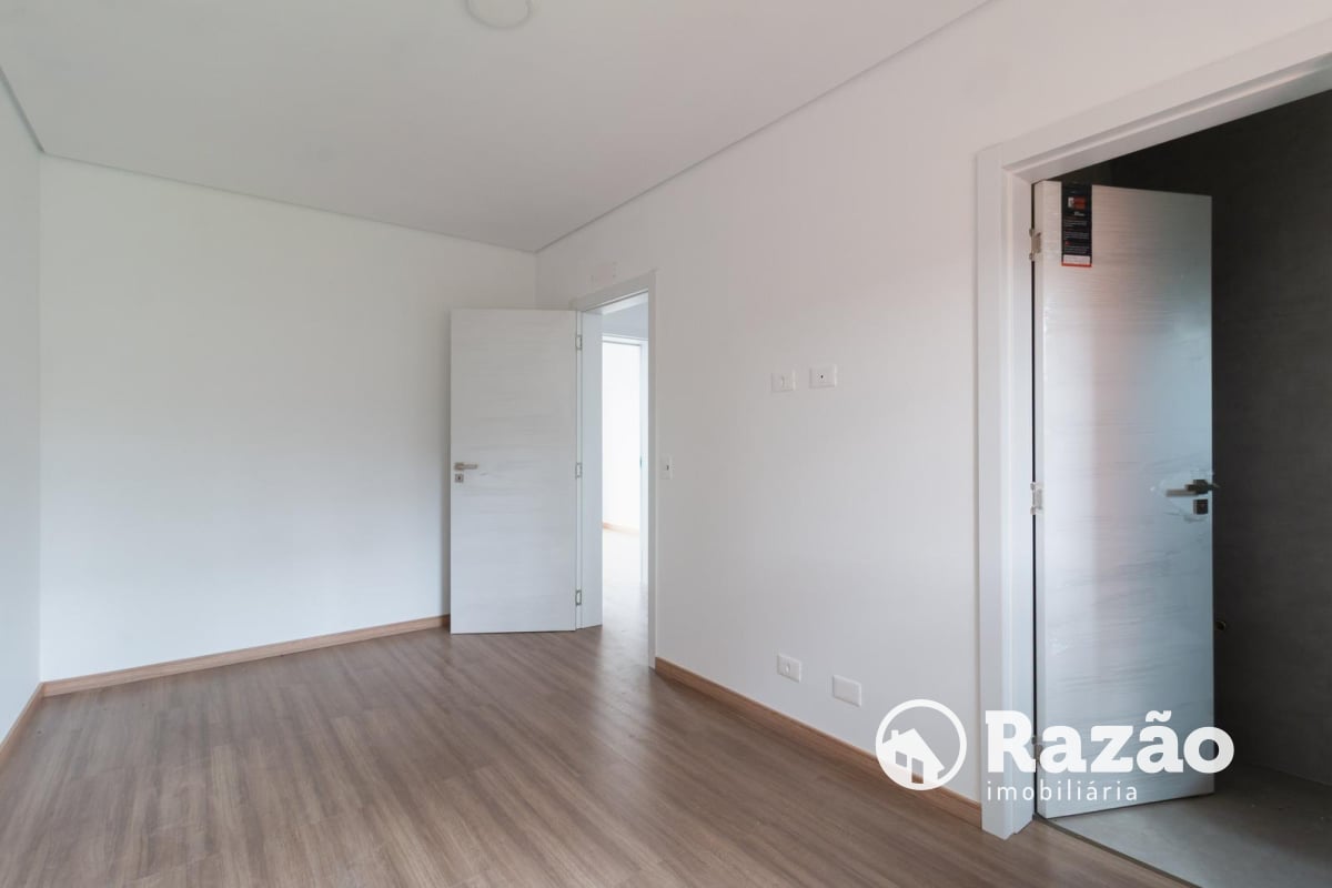 SOBRADO COM 3 SUÍTES - ÁREA TOTAL 184,90m² - SANTA FELICIDADE - REF 5997
