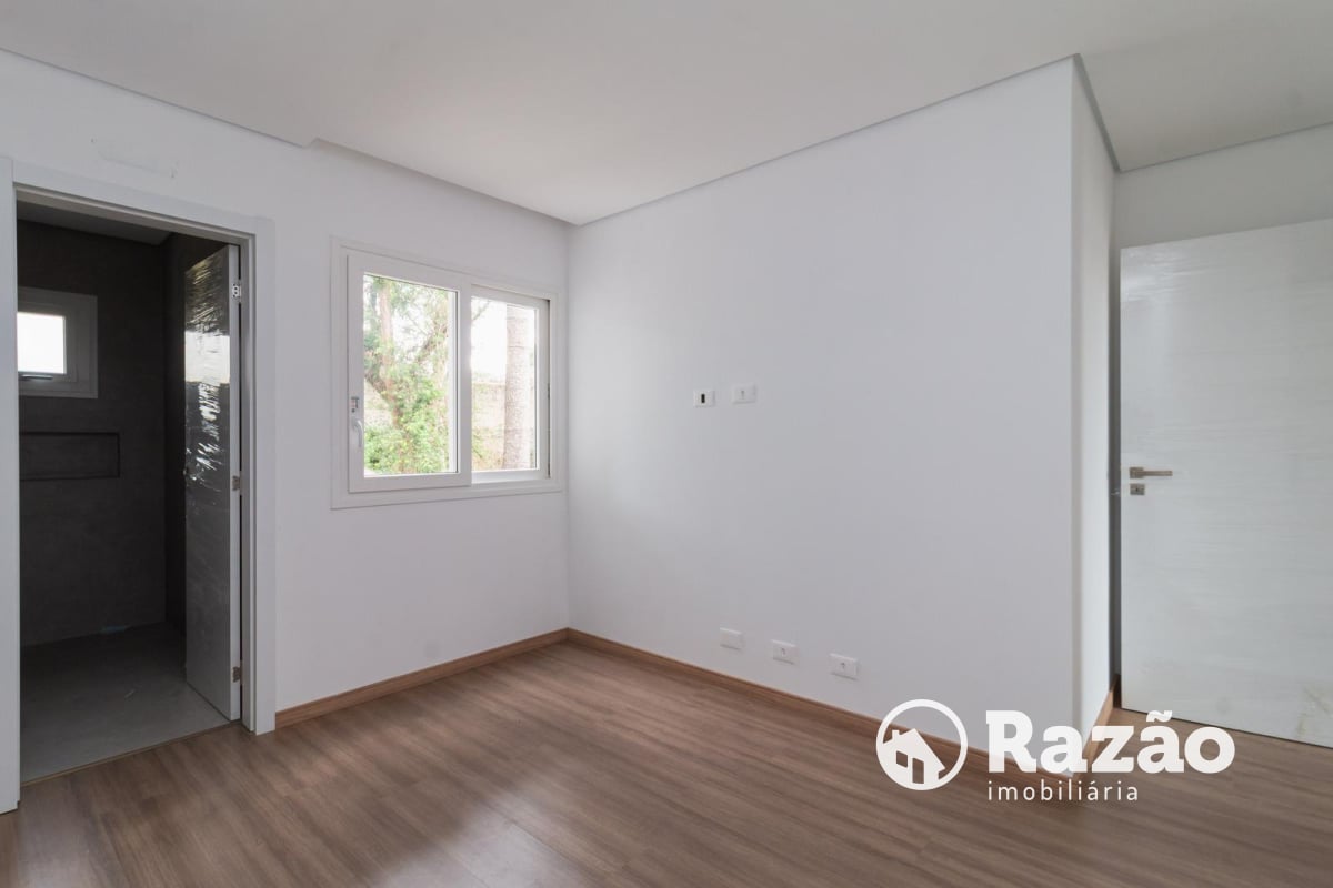 SOBRADO COM 3 SUÍTES - ÁREA TOTAL 184,90m² - SANTA FELICIDADE - REF 5997