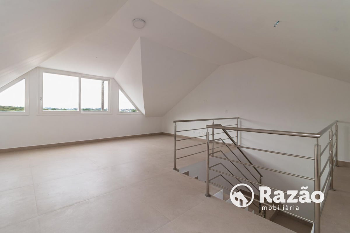 SOBRADO COM 3 SUÍTES - ÁREA TOTAL 184,90m² - SANTA FELICIDADE - REF 5997