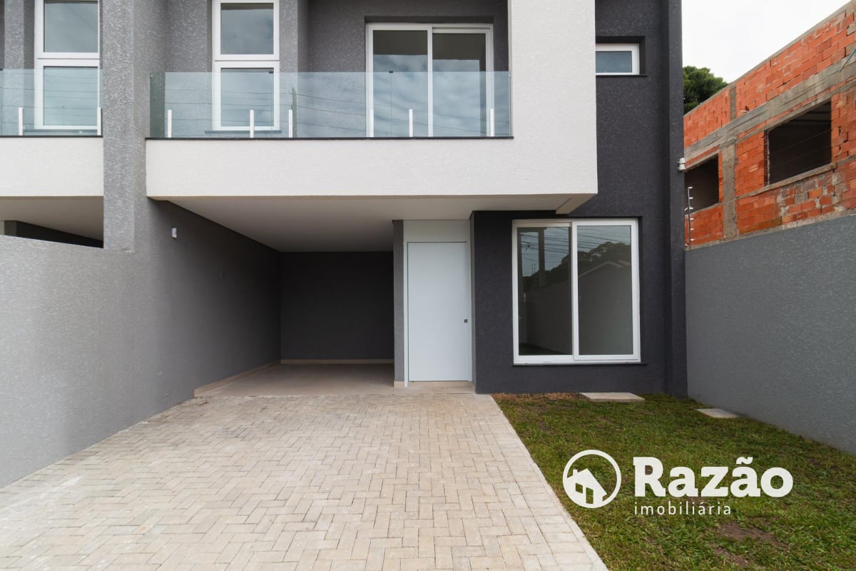 SOBRADO COM 3 SUÍTES - ÁREA TOTAL 184,90m² - SANTA FELICIDADE - REF 5997