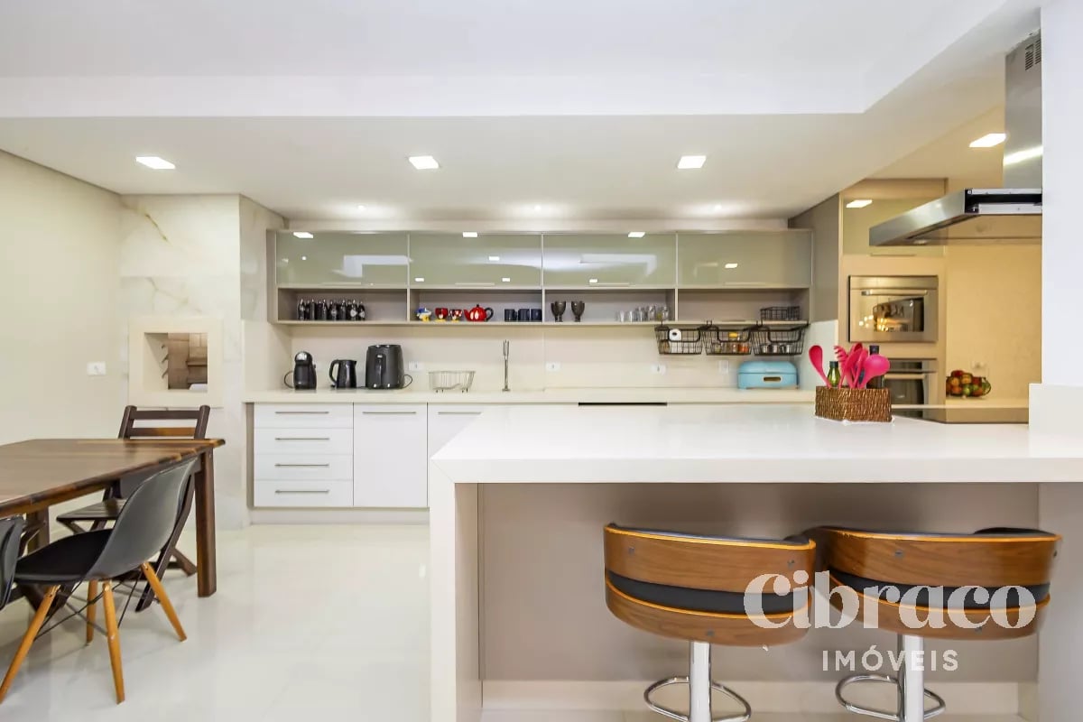 Sobrado com 190m² no Bacacheri