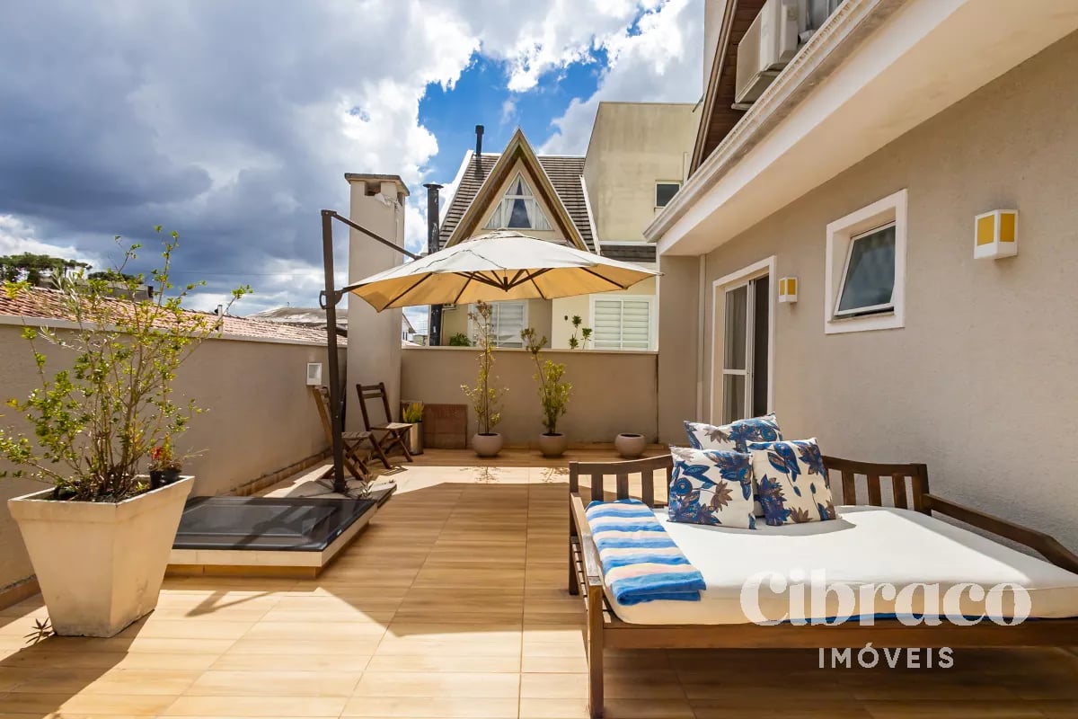 Sobrado com 190m² no Bacacheri
