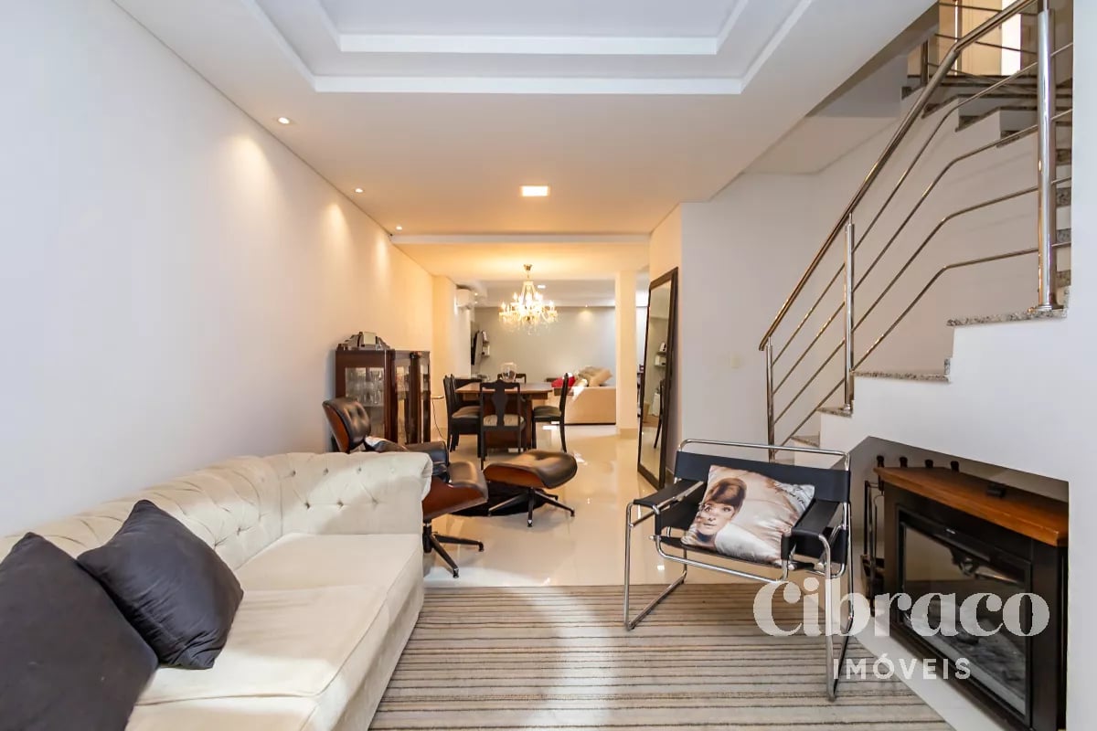 Sobrado com 190m² no Bacacheri