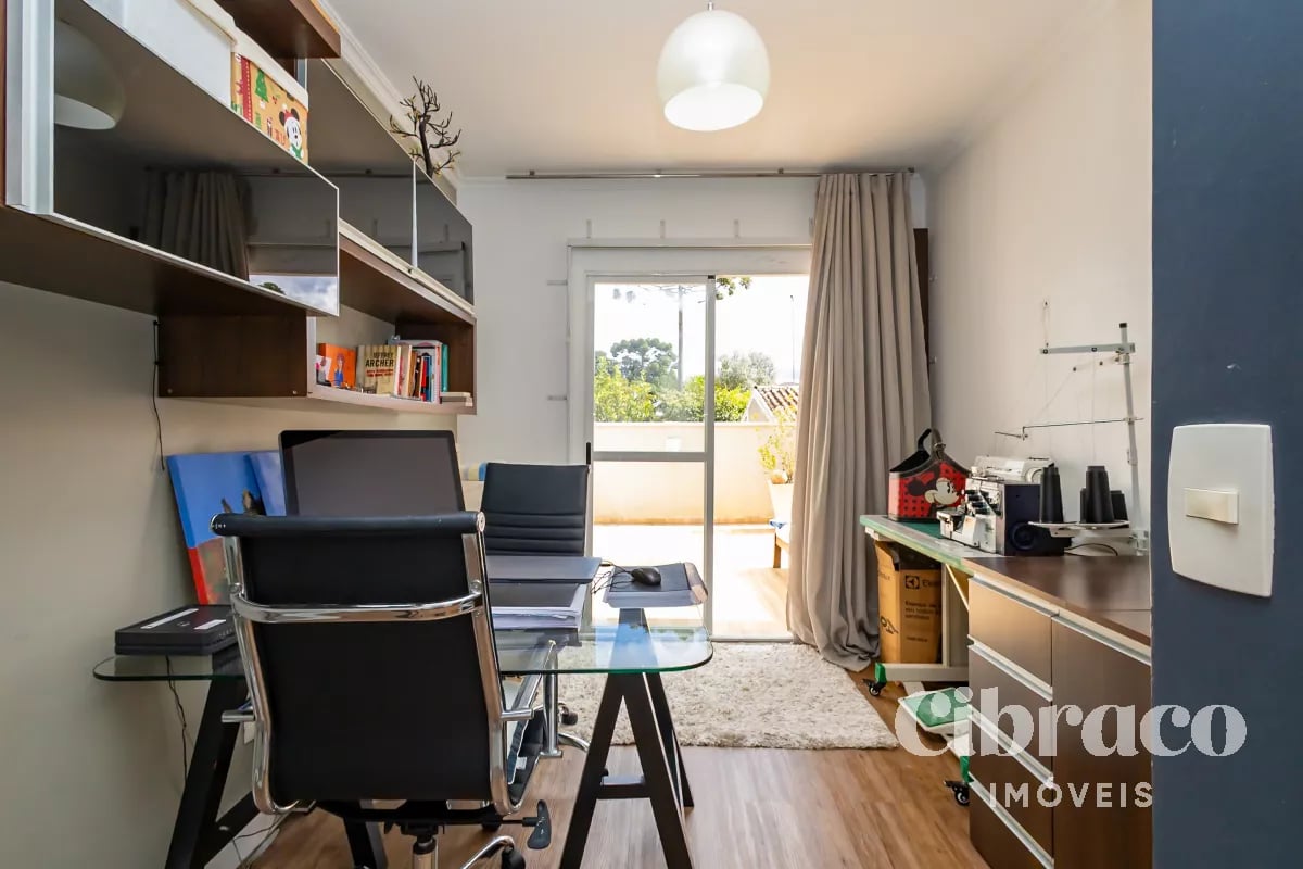 Sobrado com 190m² no Bacacheri