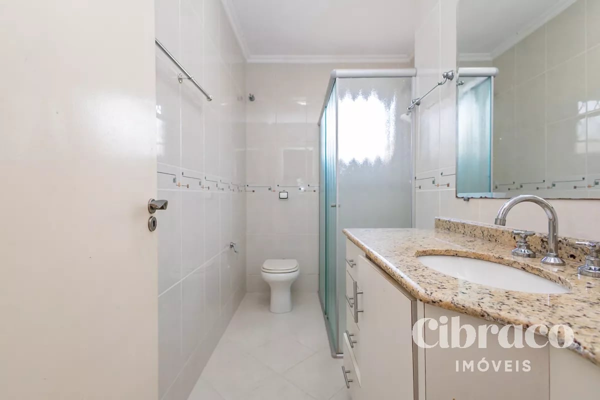 Sobrado com 190m² no Bacacheri