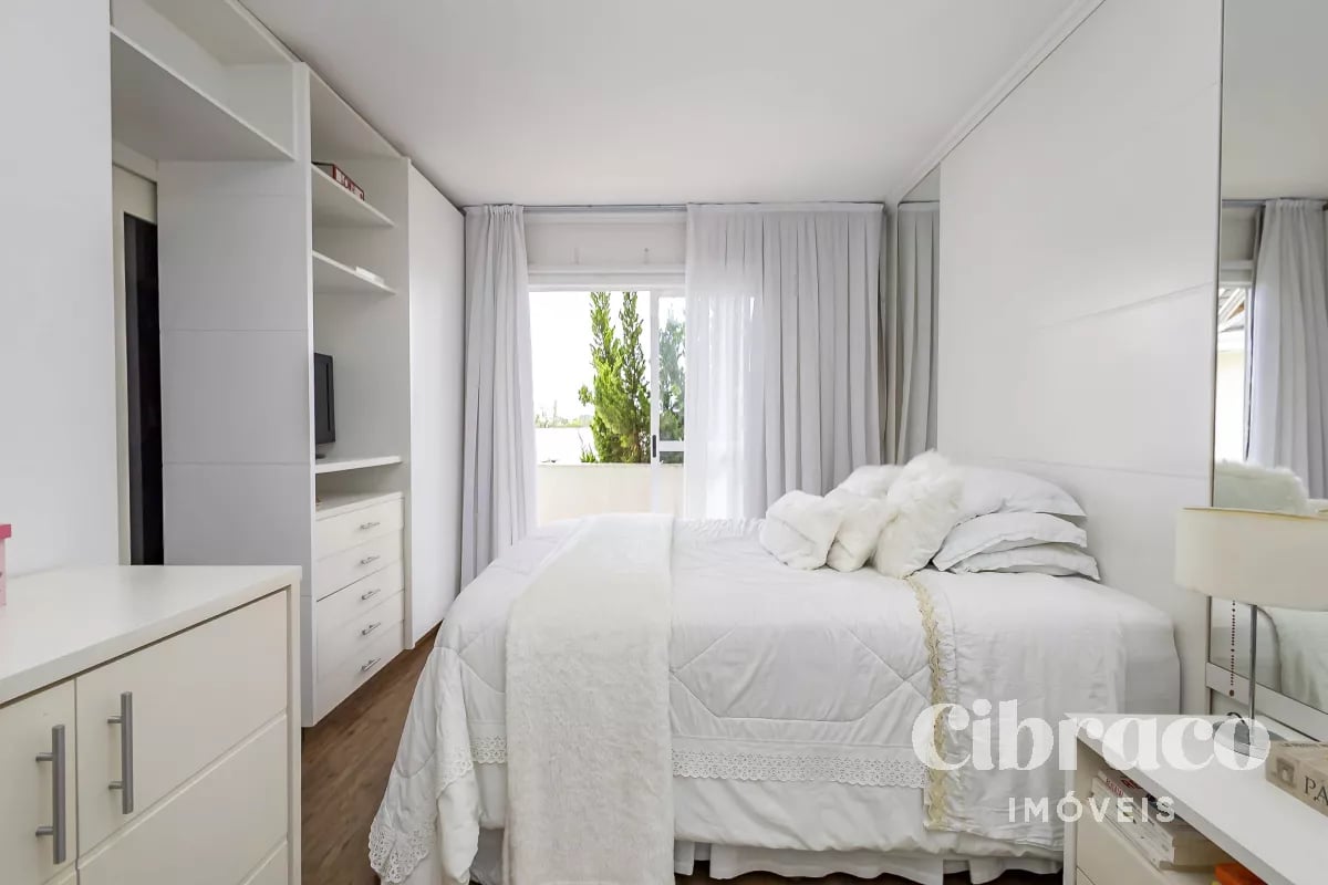 Sobrado com 190m² no Bacacheri