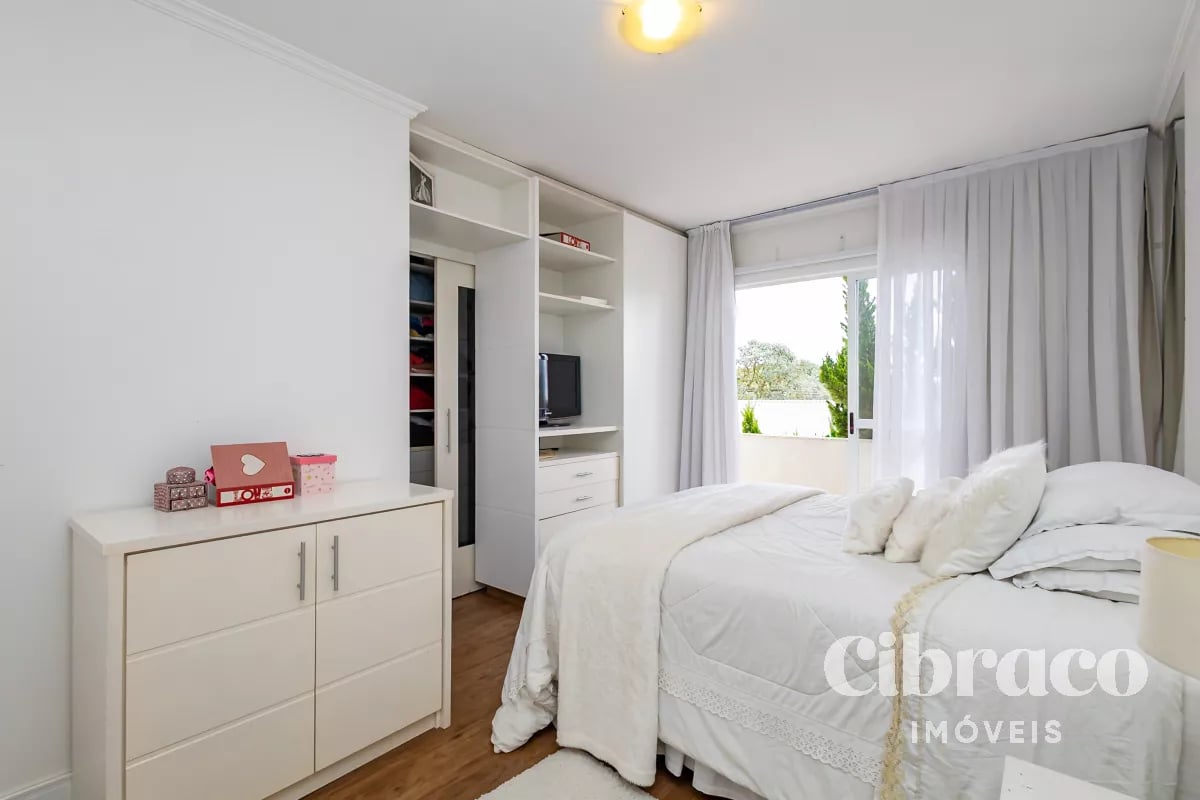 Sobrado com 190m² no Bacacheri