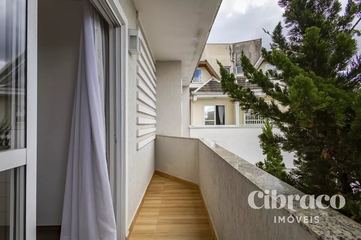 Sobrado com 190m² no Bacacheri