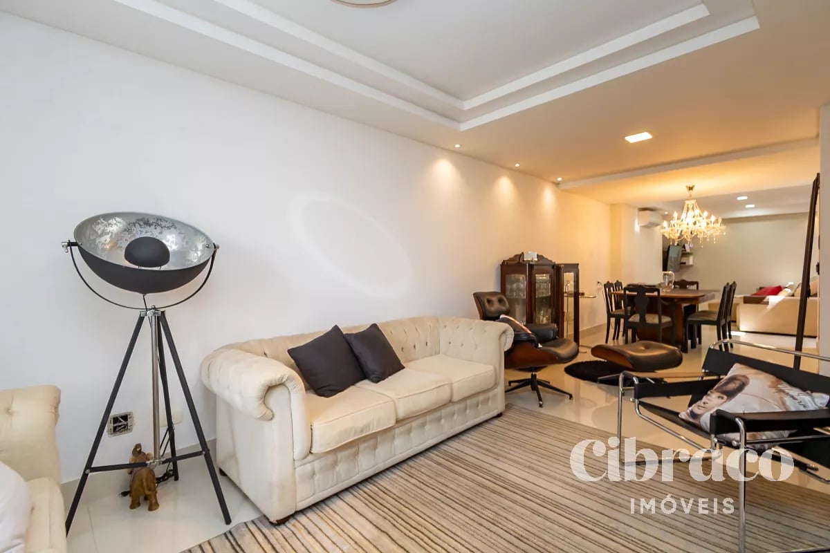 Sobrado com 190m² no Bacacheri