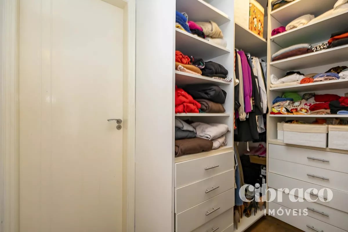 Sobrado com 190m² no Bacacheri