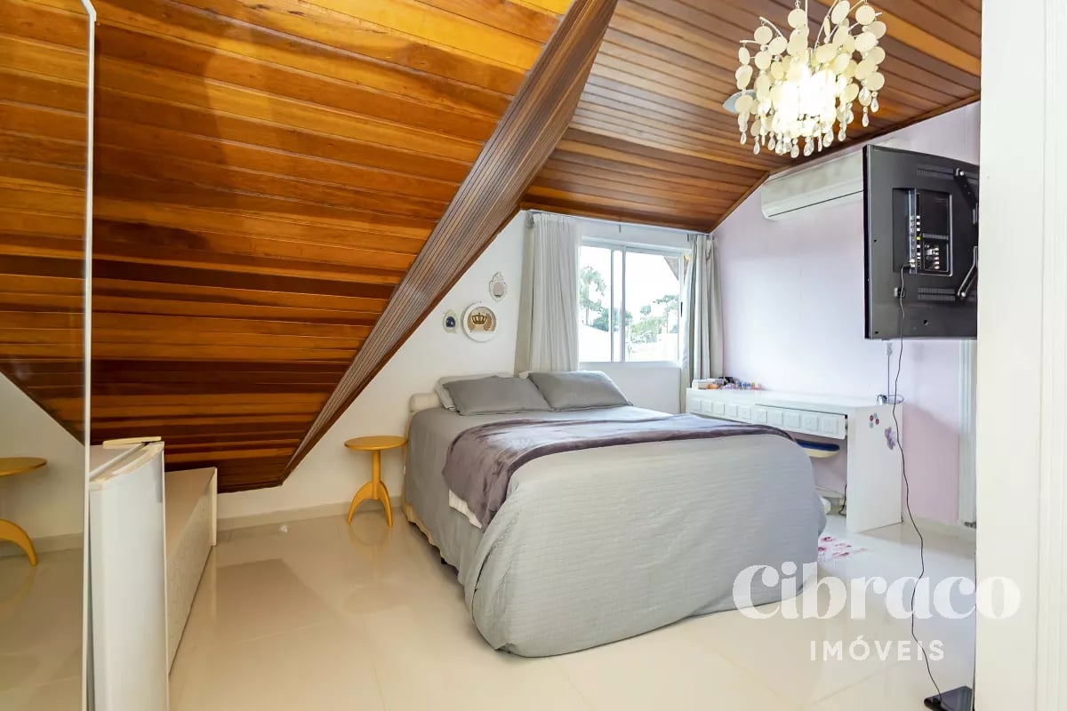 Sobrado com 190m² no Bacacheri