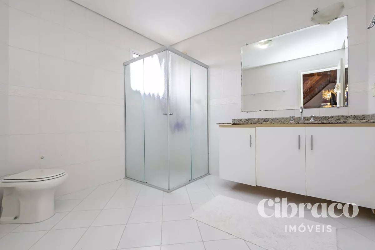 Sobrado com 190m² no Bacacheri