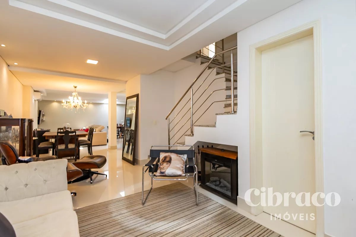 Sobrado com 190m² no Bacacheri