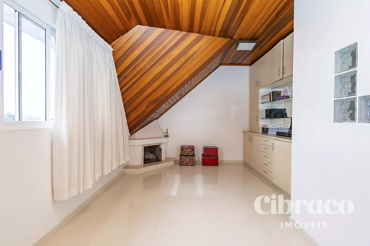 Sobrado com 190m² no Bacacheri