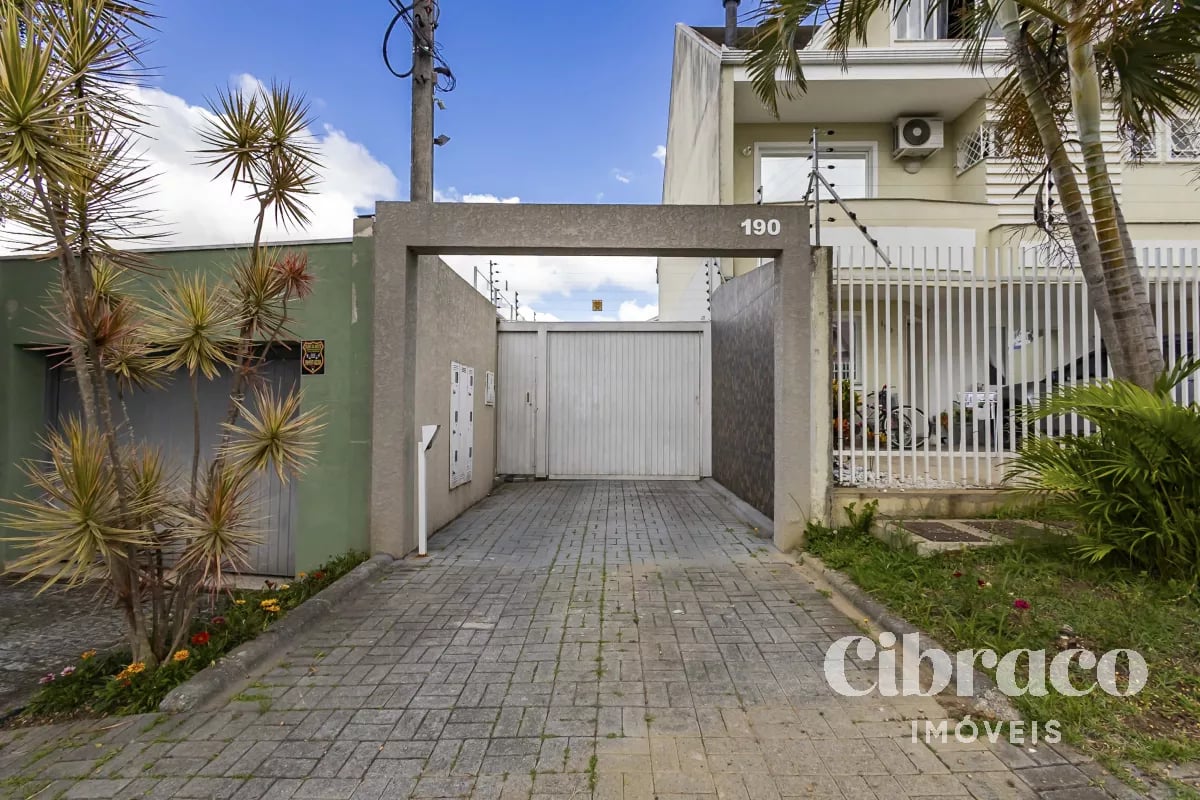 Sobrado com 190m² no Bacacheri