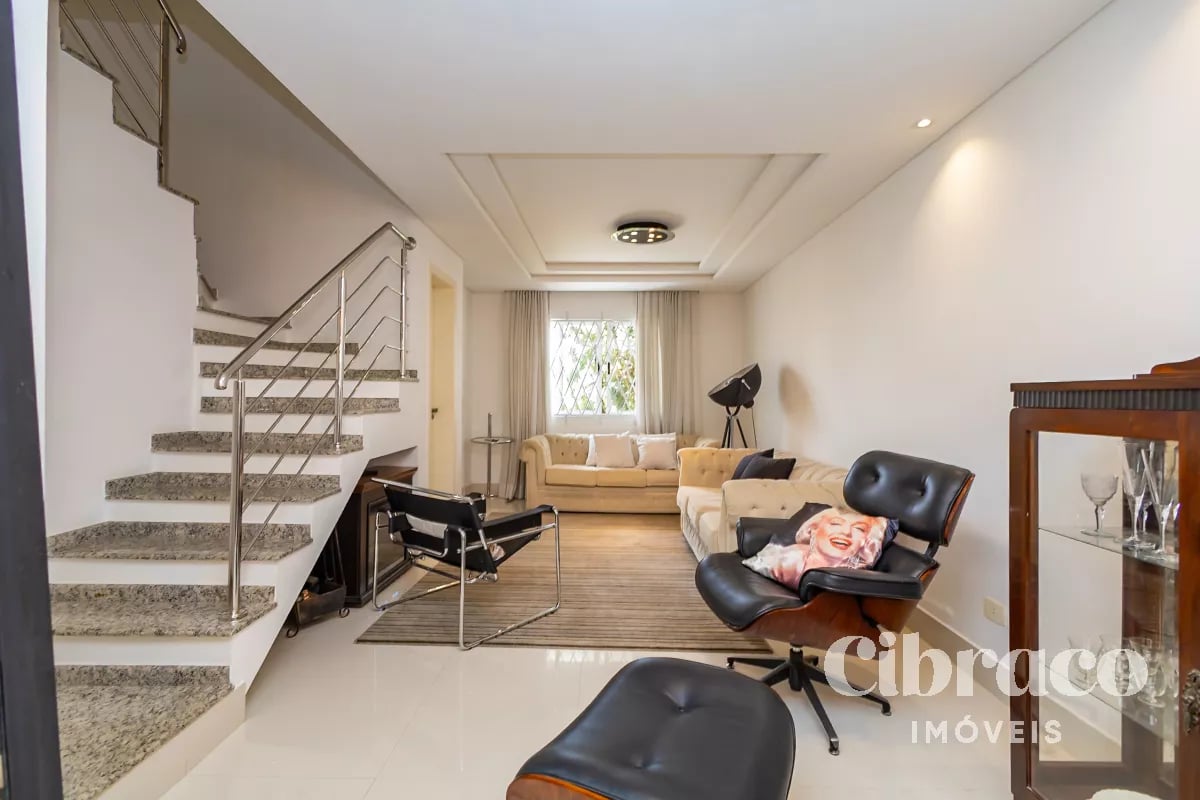 Sobrado com 190m² no Bacacheri