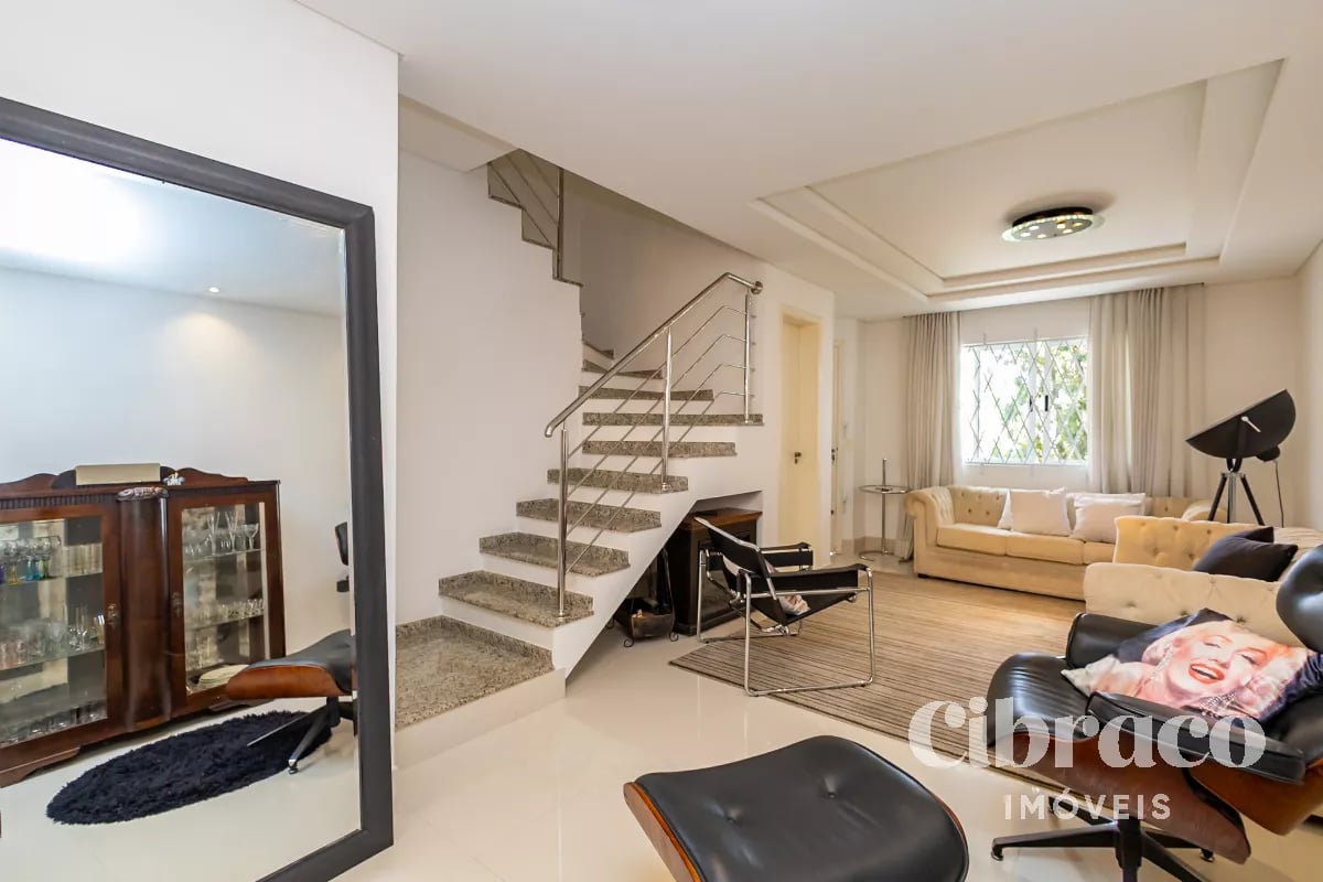 Sobrado com 190m² no Bacacheri