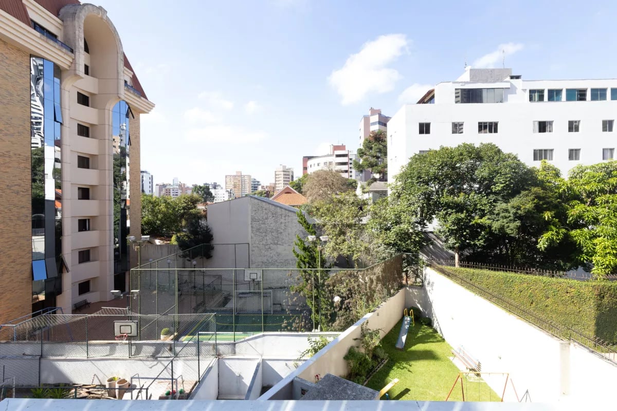 Apartamento BIGORRILHO com 181,30m²