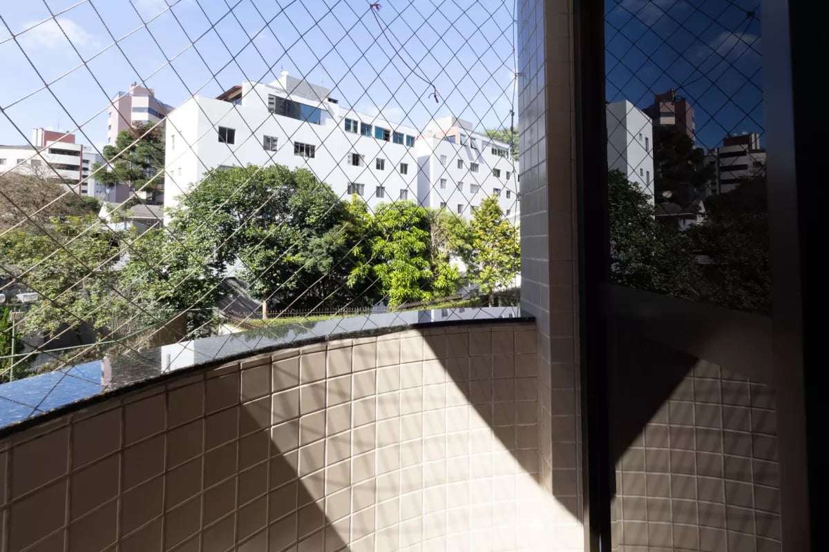 Apartamento BIGORRILHO com 181,30m²