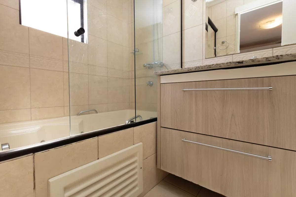 Apartamento BIGORRILHO com 181,30m²