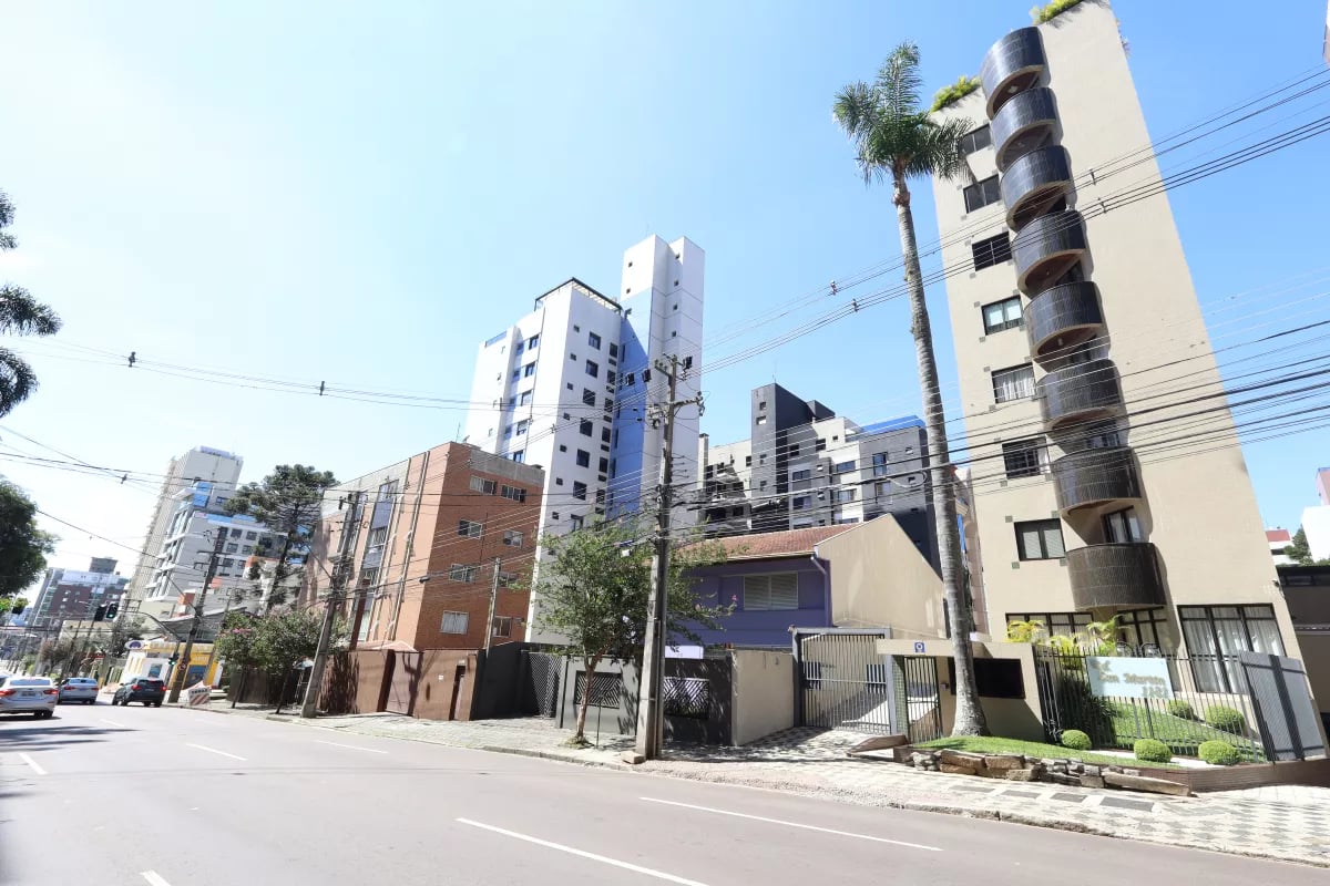 Apartamento BIGORRILHO com 181,30m²