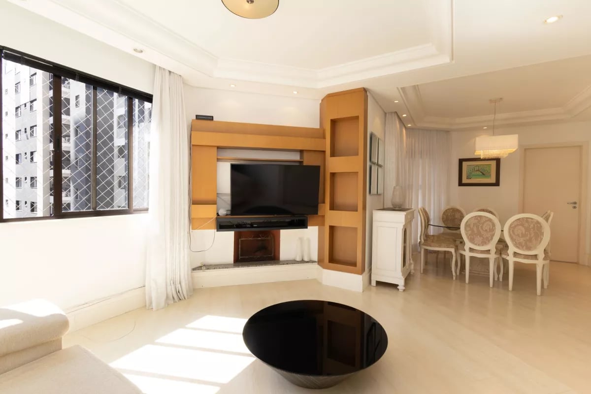 Apartamento BIGORRILHO com 181,30m²