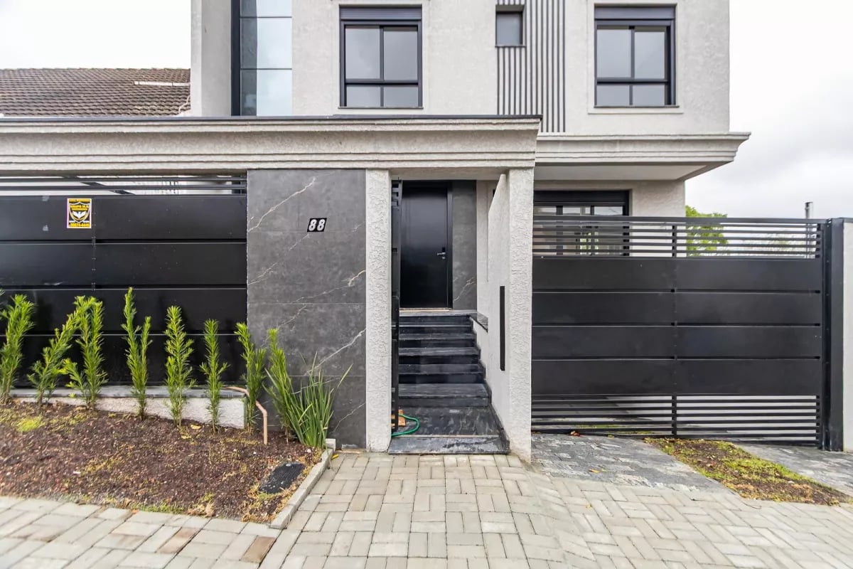 Sobrado Triplex no Uberaba