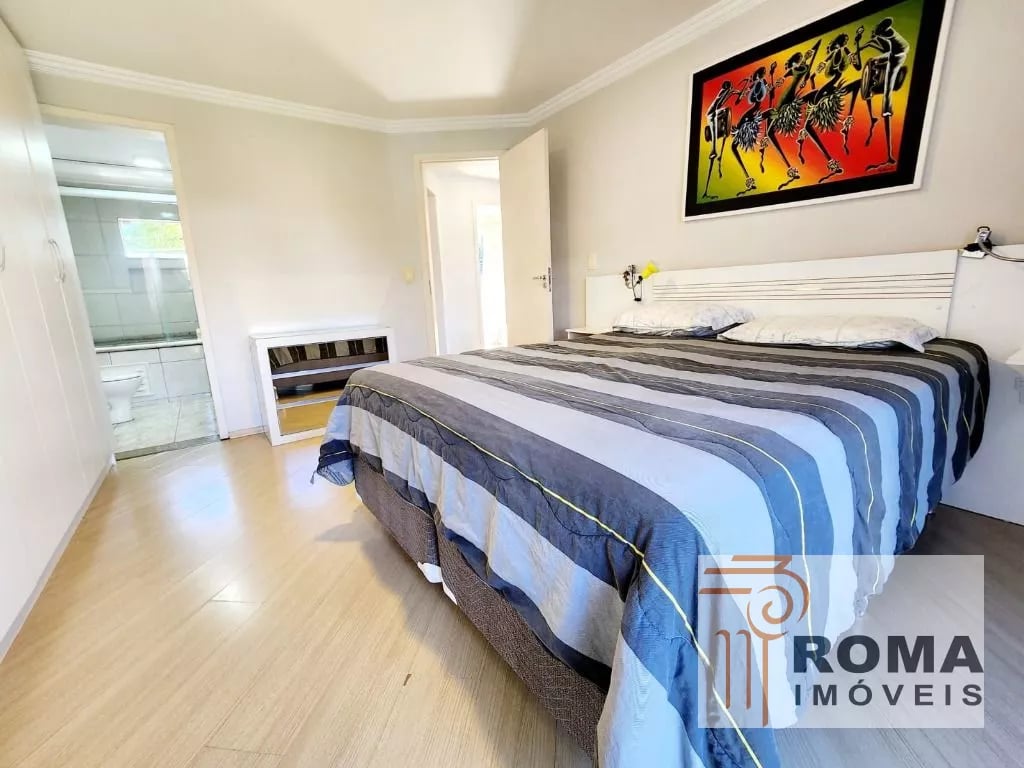 SOBRADO TRIPLEX SEMIMOBILIADO EM CONDOMÍNIO!