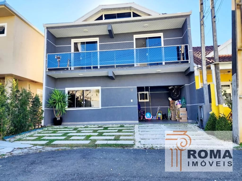 SOBRADO TRIPLEX SEMIMOBILIADO EM CONDOMÍNIO!