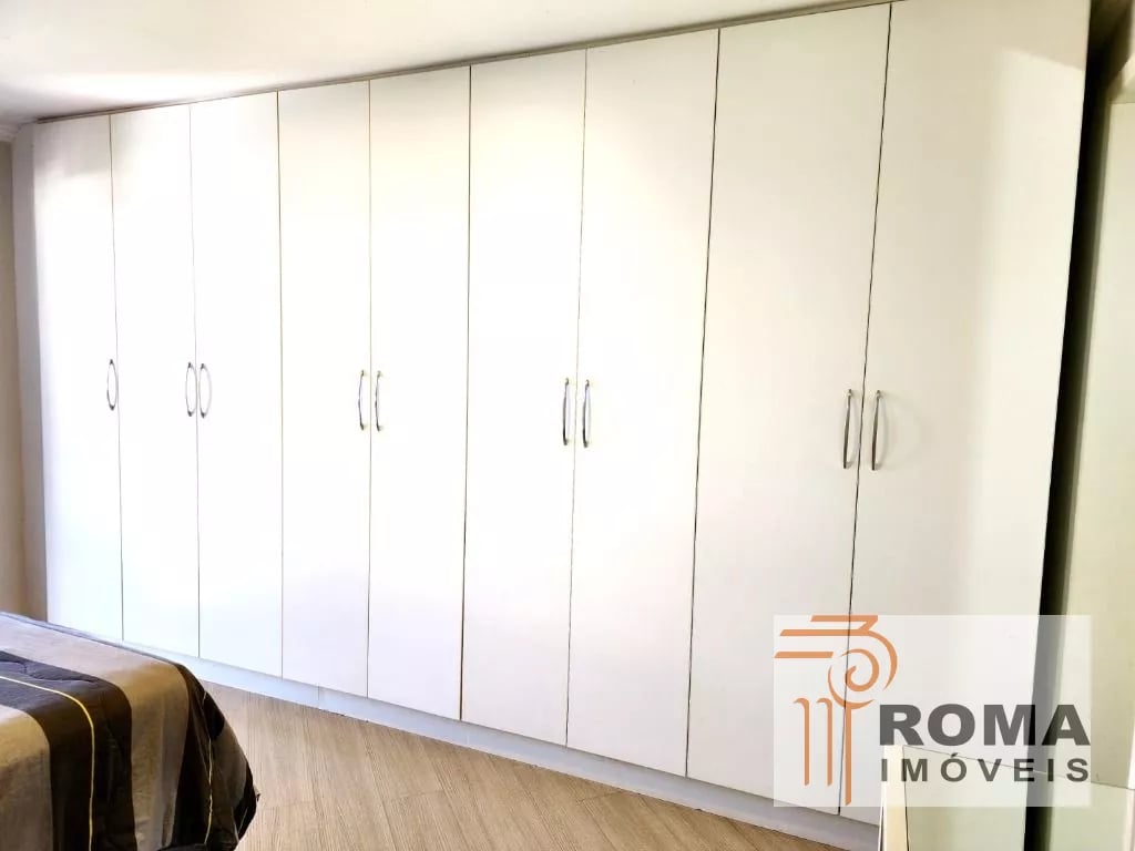 SOBRADO TRIPLEX SEMIMOBILIADO EM CONDOMÍNIO!