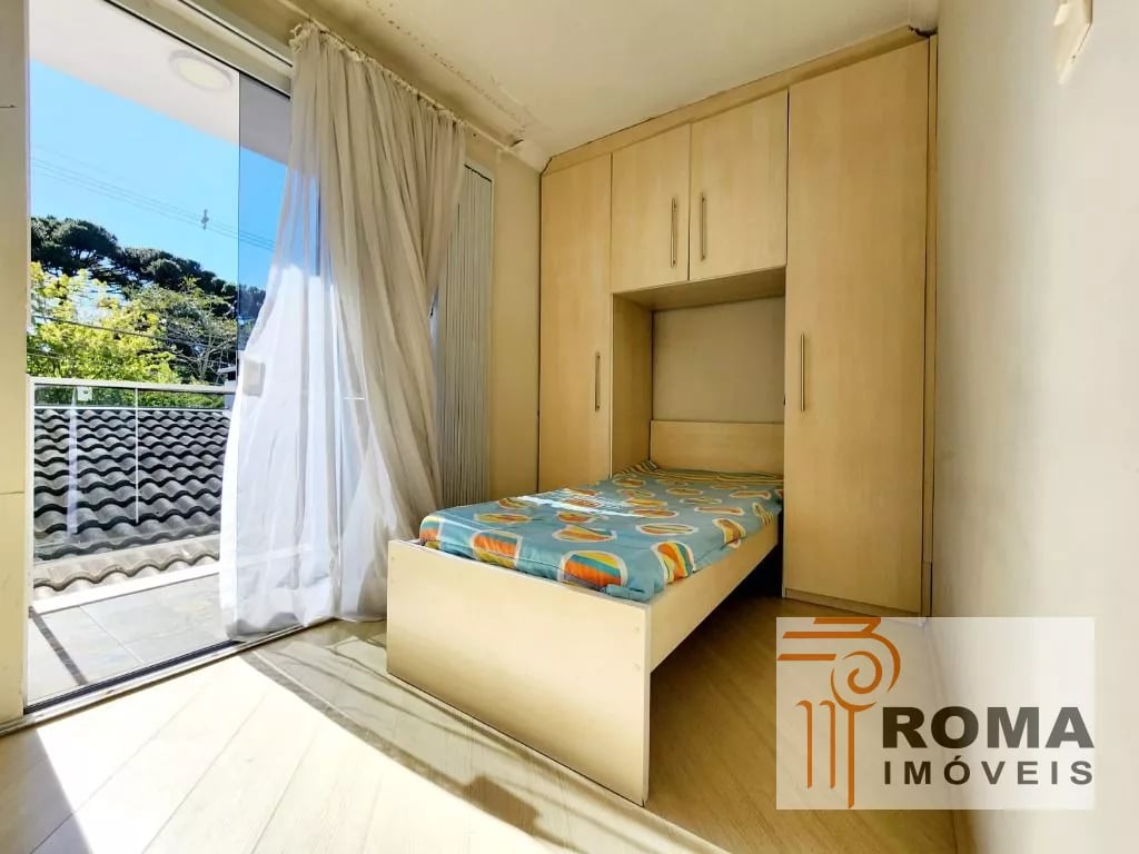 SOBRADO TRIPLEX SEMIMOBILIADO EM CONDOMÍNIO!