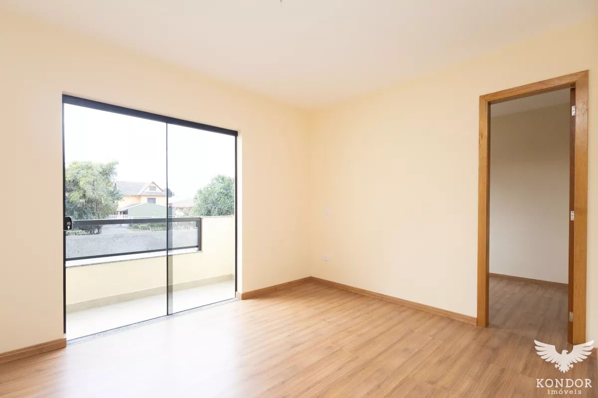 Sobrado em SANTA FELICIDADE com 147,31²