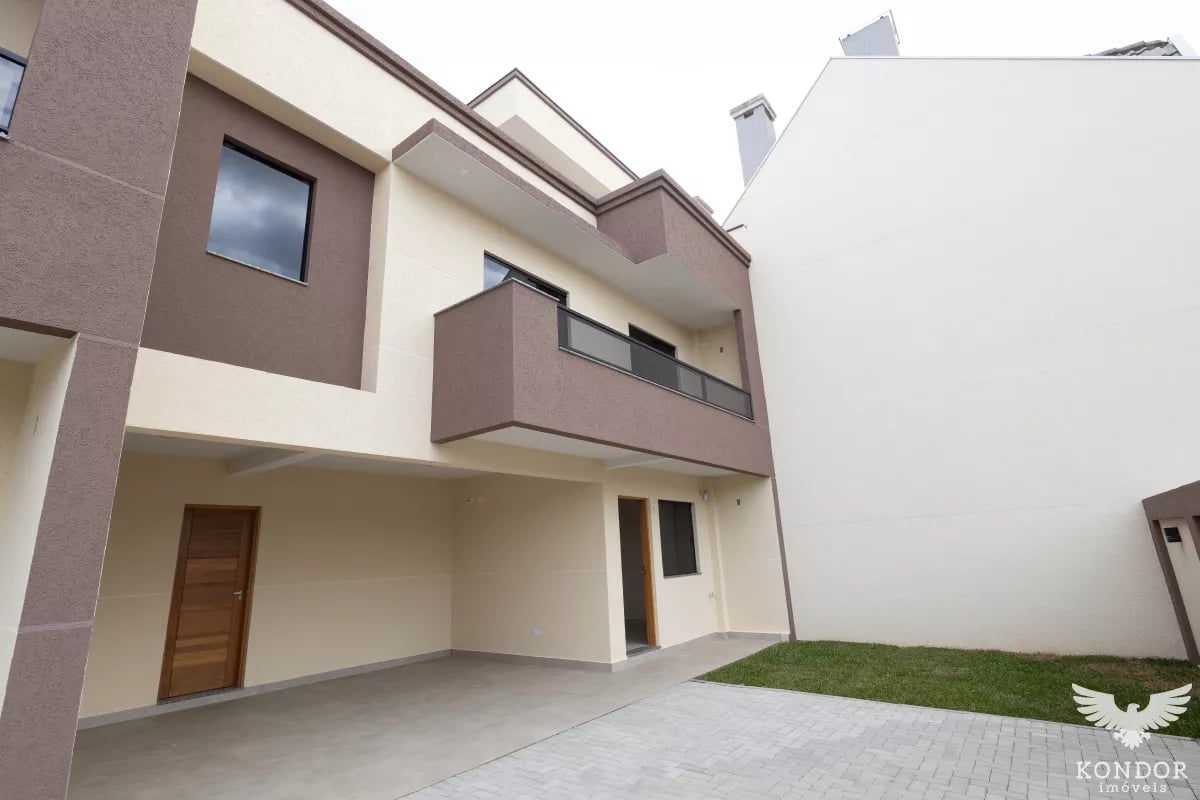 Sobrado em SANTA FELICIDADE com 147,31²