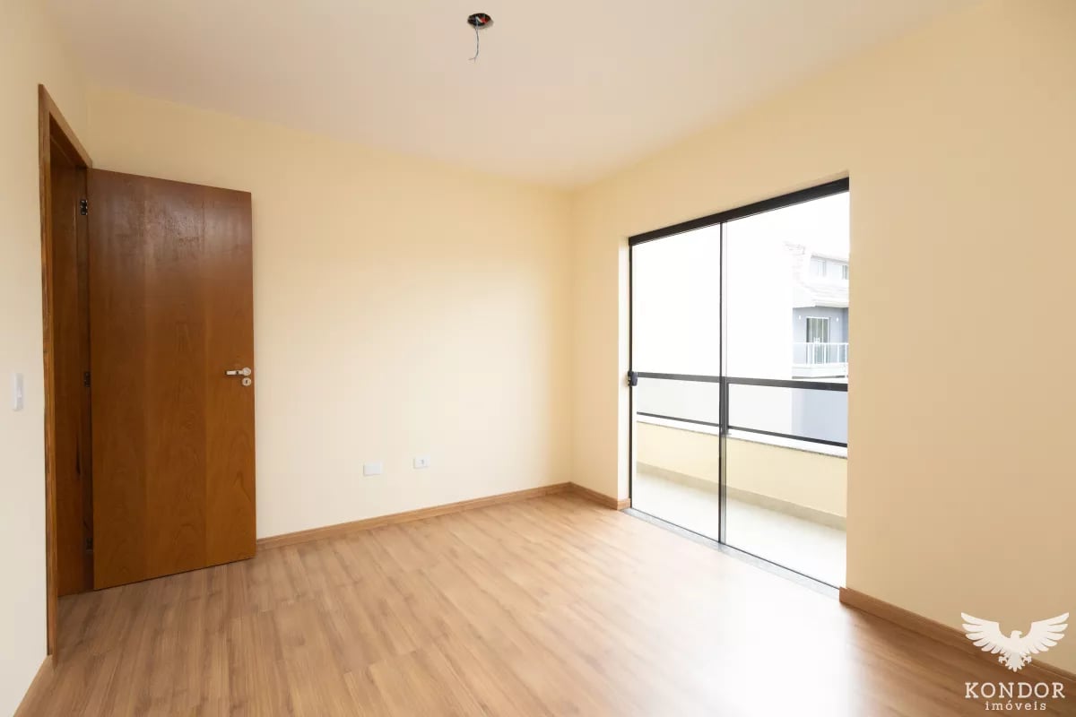 Sobrado em SANTA FELICIDADE com 147,31²