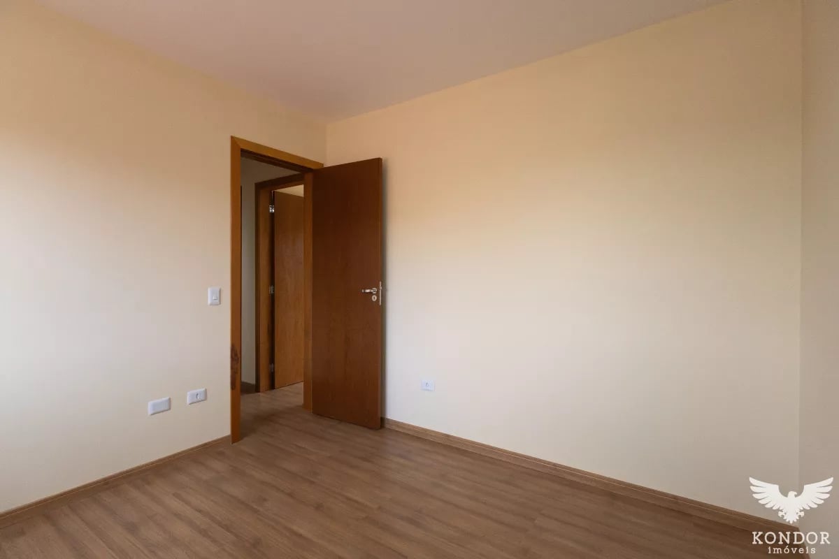 Sobrado em SANTA FELICIDADE com 147,31²