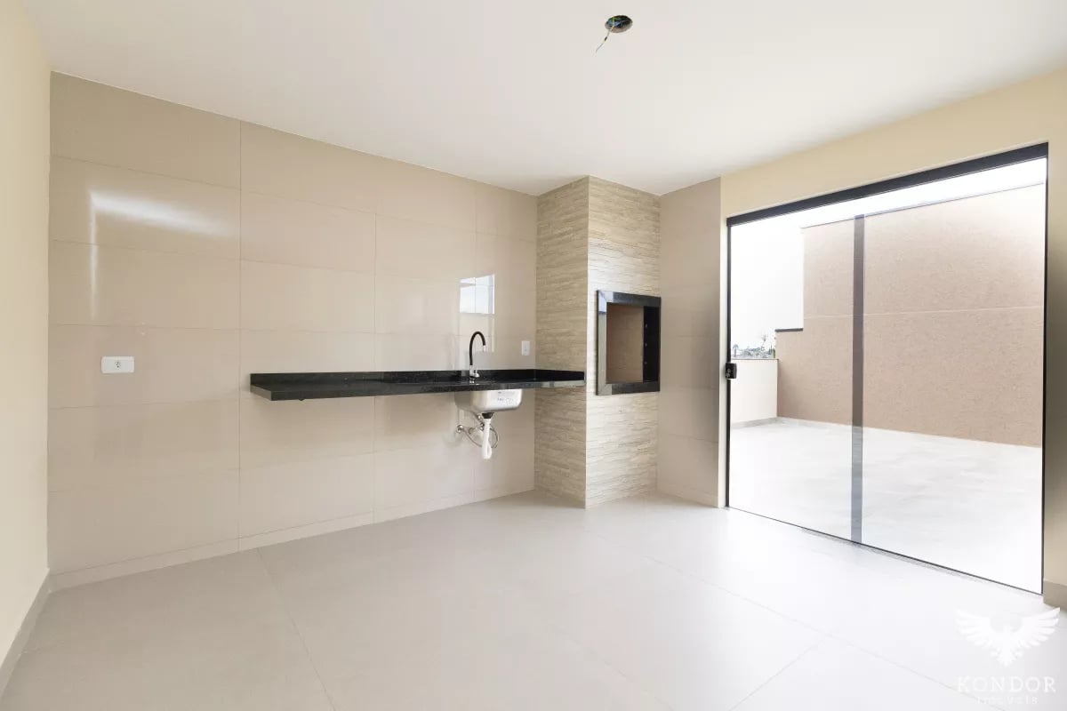 Sobrado em SANTA FELICIDADE com 147,31²