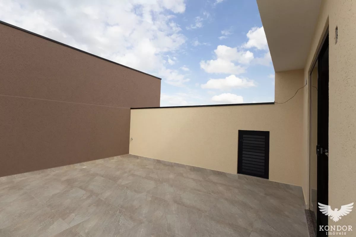 Sobrado em SANTA FELICIDADE com 147,31²