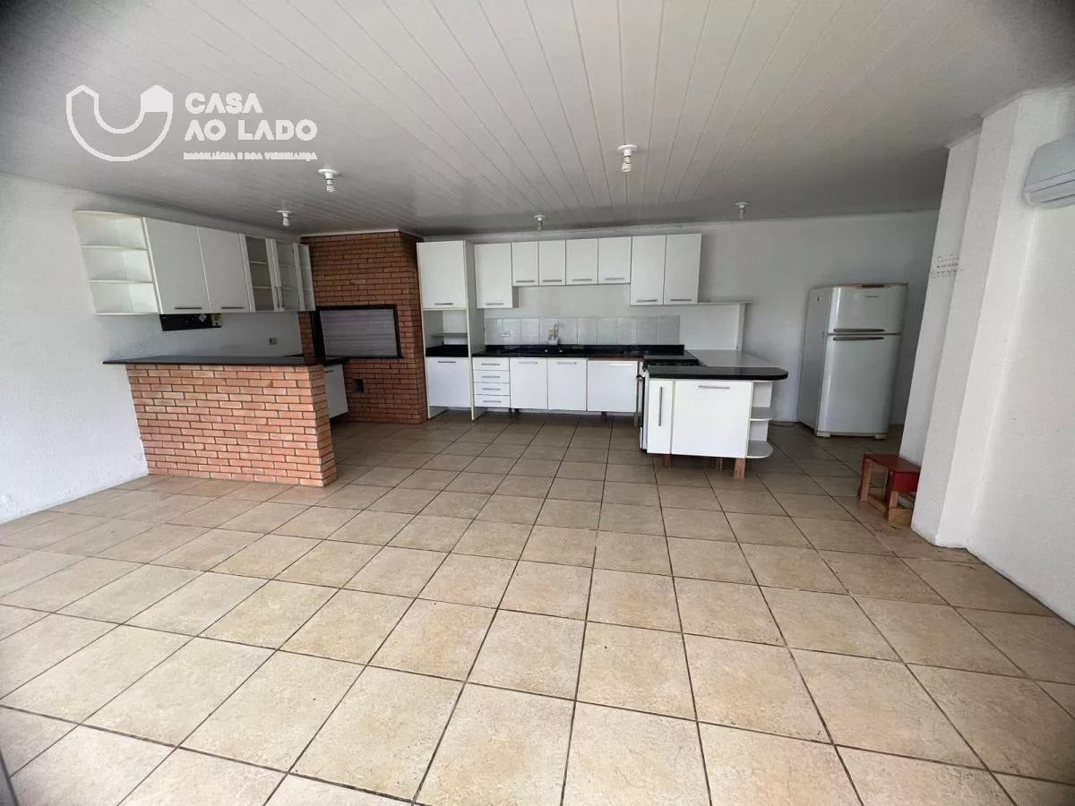 Sobrado 300m² com 4 quartos no Cajuru - Curitiba/PR