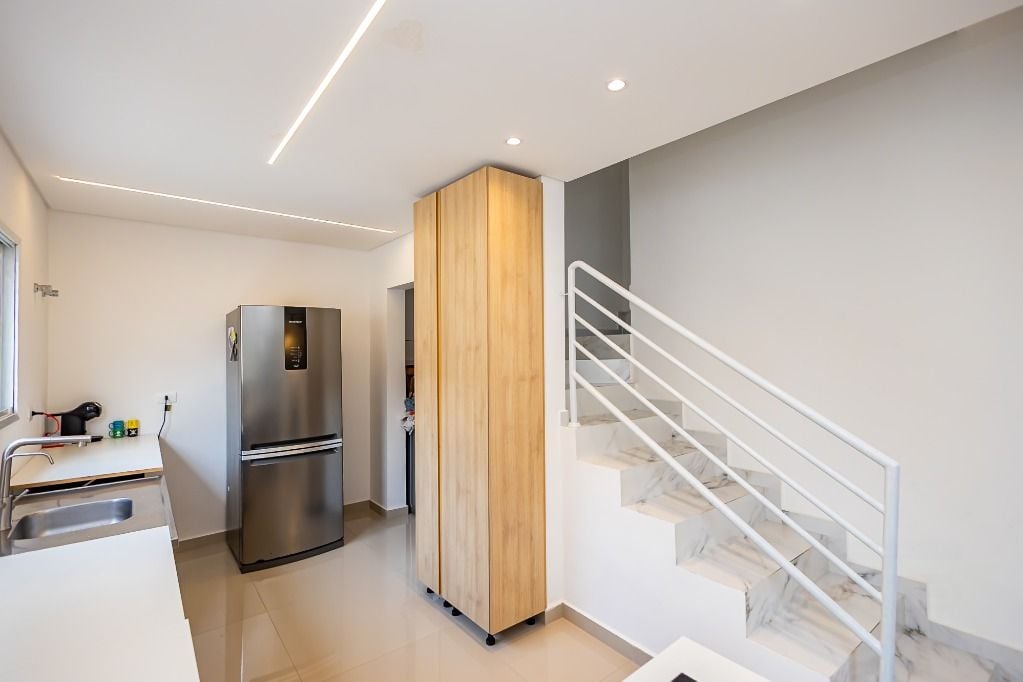 Sobrado com 3 dormitórios à venda, 120 m² por R$ 848.000,00 - Campo Comprido - Curitiba/PR