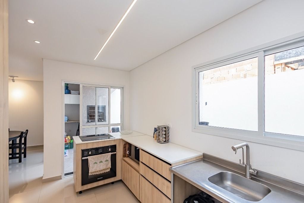 Sobrado com 3 dormitórios à venda, 120 m² por R$ 848.000,00 - Campo Comprido - Curitiba/PR