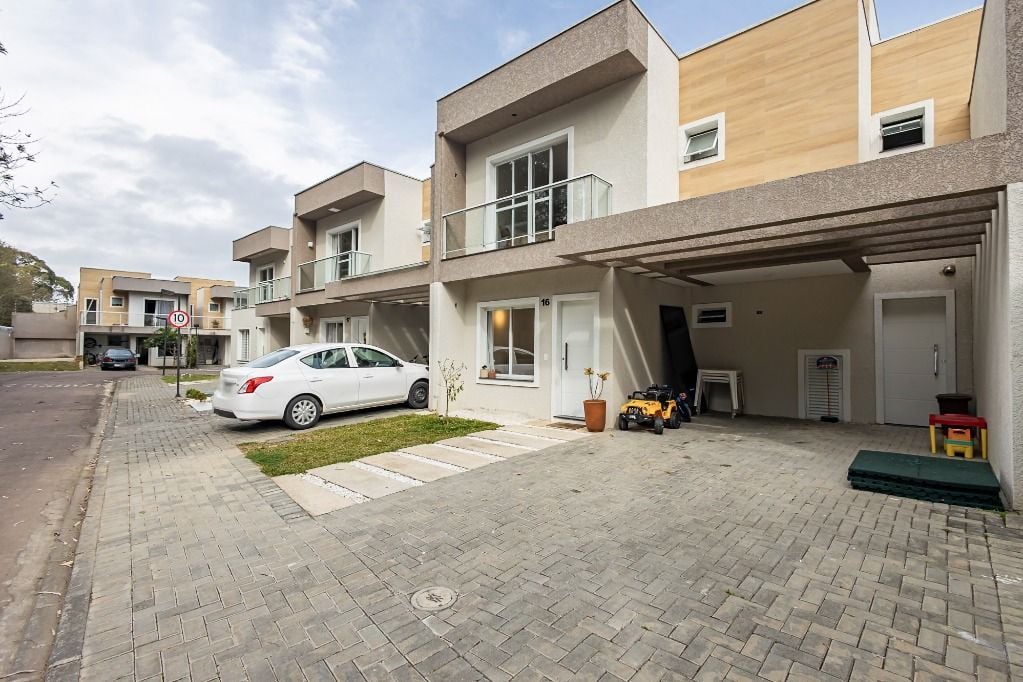 Sobrado com 3 dormitórios à venda, 120 m² por R$ 848.000,00 - Campo Comprido - Curitiba/PR