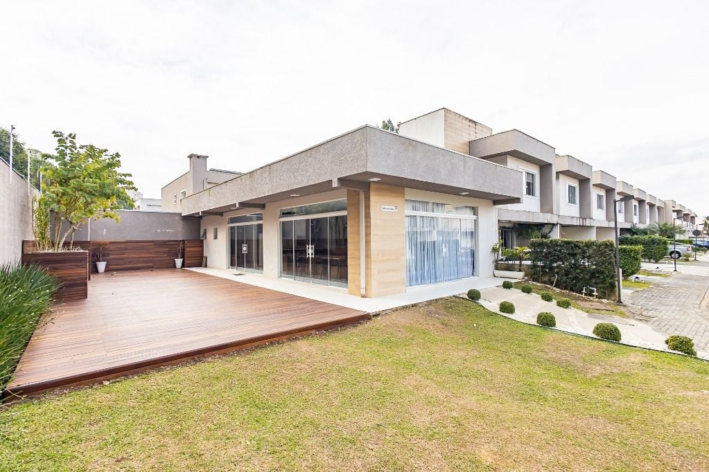 Sobrado com 3 dormitórios à venda, 120 m² por R$ 848.000,00 - Campo Comprido - Curitiba/PR